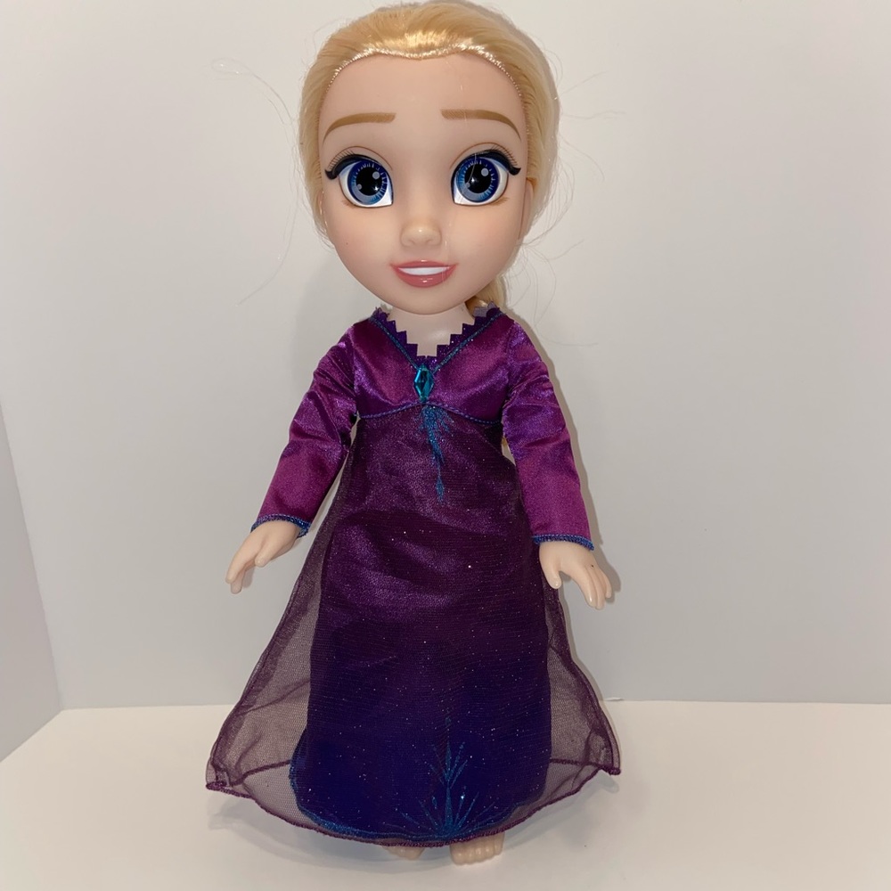 Disney Frozen 2 Elsa Musical 14” Doll Sings Into The Unknown-Says 14 Phrases